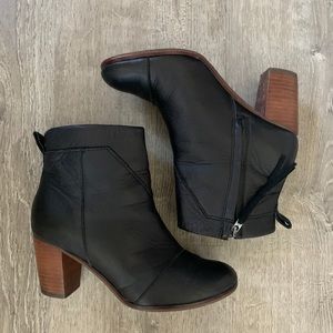 TOMS Lunata Ankle Boots Size 7.5